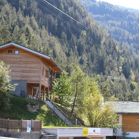 Chalet Tzarbonire Bed and Breakfast Chalais Exteriör bild