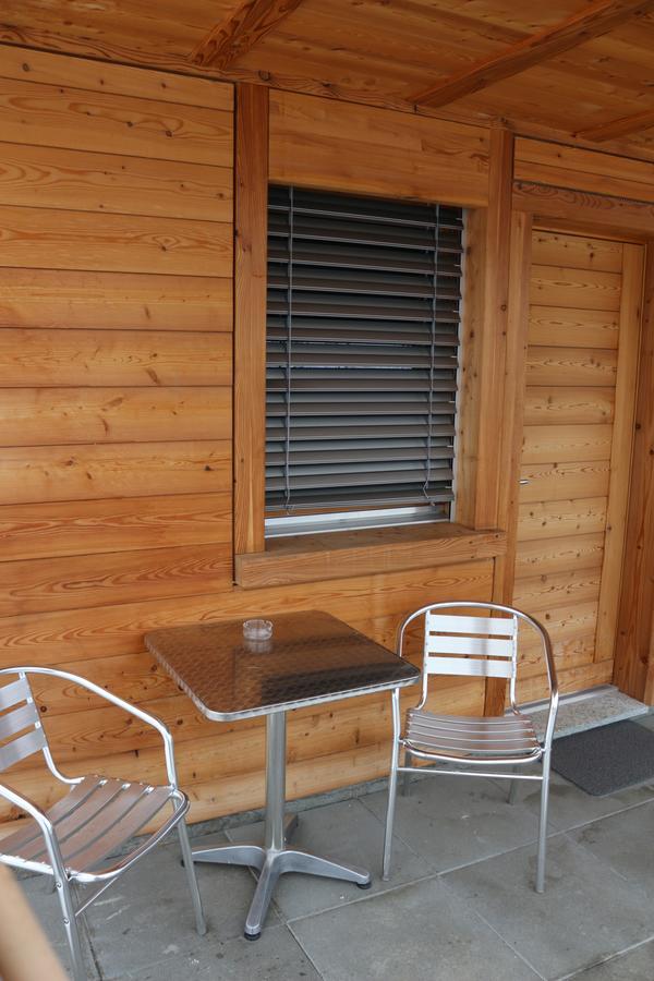 Chalet Tzarbonire Bed and Breakfast Chalais Exteriör bild