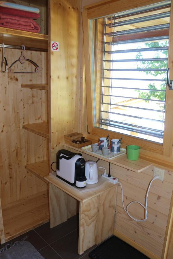 Chalet Tzarbonire Bed and Breakfast Chalais Exteriör bild