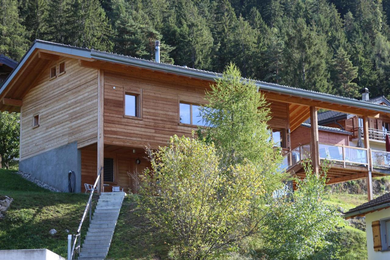 Chalet Tzarbonire Bed and Breakfast Chalais Exteriör bild