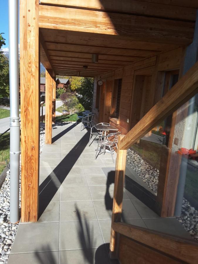 Chalet Tzarbonire Bed and Breakfast Chalais Exteriör bild